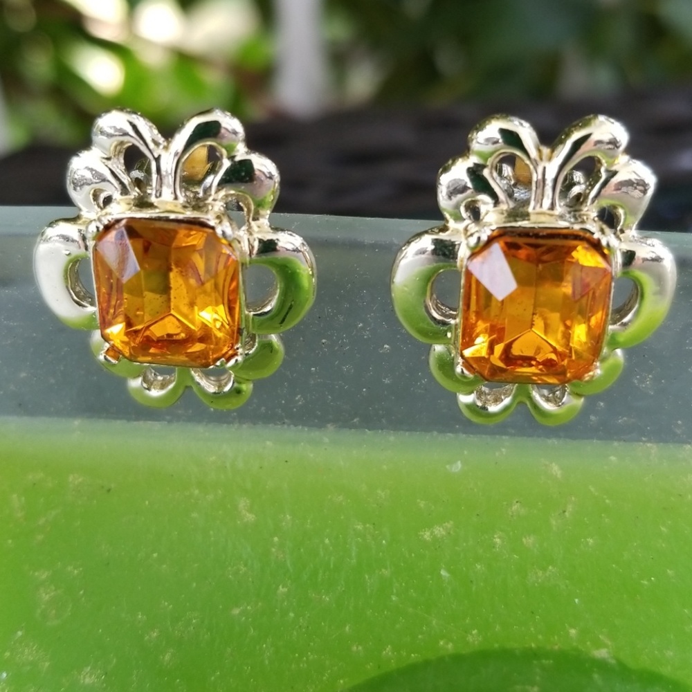 Gold Tone Vintage Clip Back Earrings